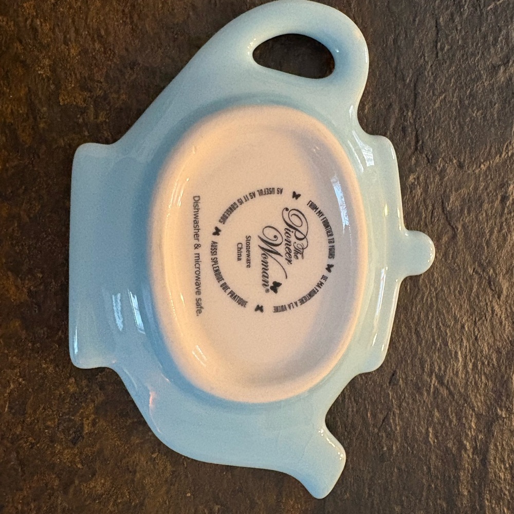 Charming Blue and White Teapot-Shaped Spoon Rest - Picture 2 of 2